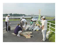 �ԉΑ��̗����́u�N���[���A�b�v�}���v�̗l�q